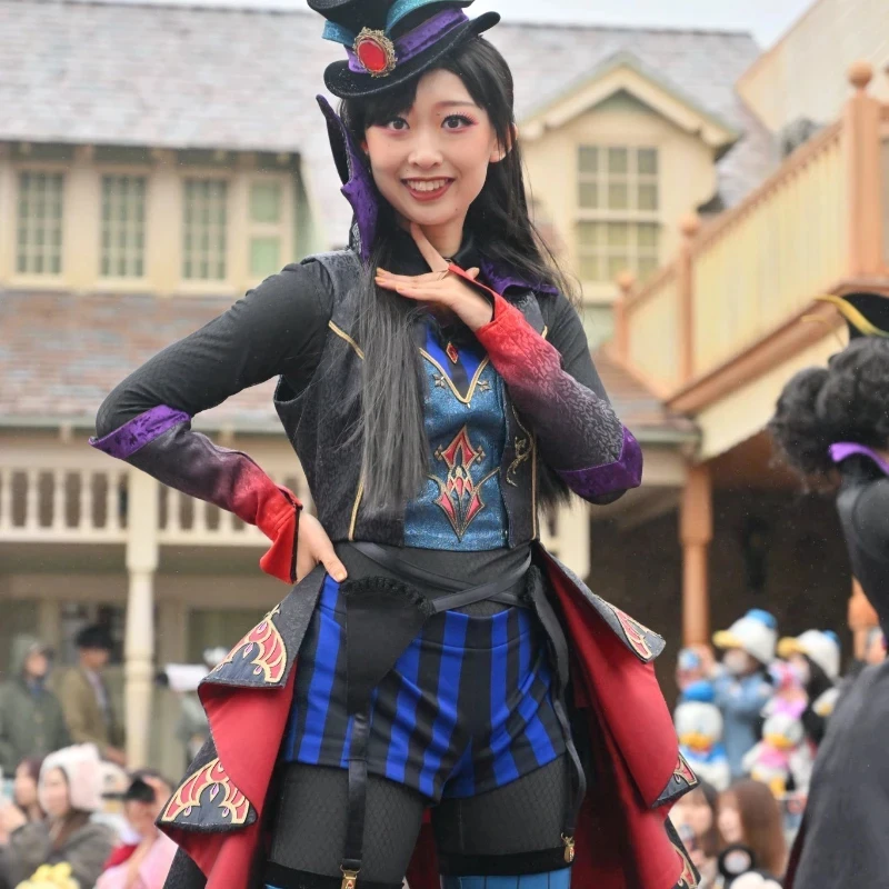 ザ・ヴィランズ・ハロウィーン“Into the Frenzy” ファシリエ(先頭